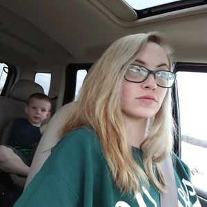 Meet your Posher, Destini